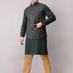 Voniry Men Ethnic Motifs Embroidered Regular Kurta with Pyjamas image 5