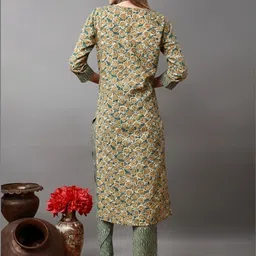 SANTOPERA DESIGNER Women Floral Printed Regular Kurta with Trousers image 4