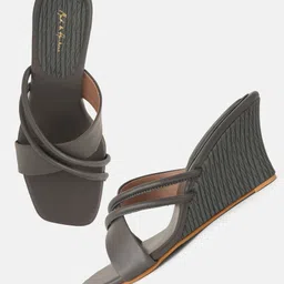 Mast & Harbour Textured Wedge Sandals image 3