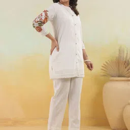 AUTUMN LANE Embroidered Mandarian Collar Top With Trousers Co-Ords Set image 5