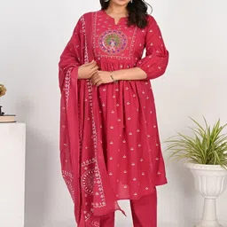 Vogue by Avantika Ethnic Motifs Printed V-Neck Pure Cotton Kurta With Trousers & Dupatta image 4
