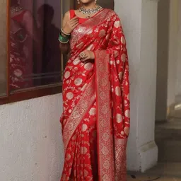 Aaishvyapparels Women Woven Design Zari Saree image 3