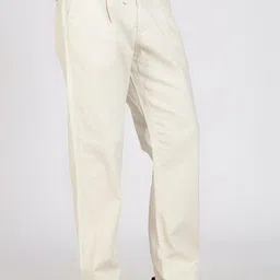 COLOR HUNT Men Relaxed Mid Rise Regular Fit Easy Wash Pleated Regular Trousers image 4