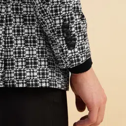 Givo Printed Notched Lapel Tailored Fit Double Vent Single Breasted Cotton Blazers image 5