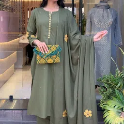 TURITY Women Ethnic Motifs Embroidered Regular Thread Work Chanderi Silk Kurta with Trousers & With Dupatta image 2