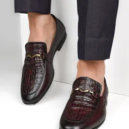 Hydes N Hues Men Textured Formal Slip On Shoes-picture-20