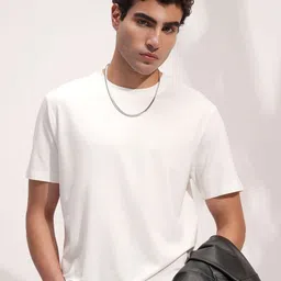 HIGHLANDER Men Solid Regular Fit T-shirt-picture-16