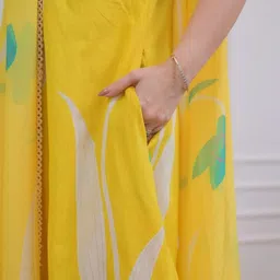 PRISHA FASHION Women Floral Printed Regular Kurta with Trousers & With Dupatta image 4