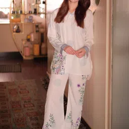 Modestouze Attires Printed V Neck Tunic & Trousers Co-Ords-picture-17