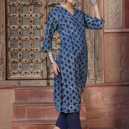 Taavi Ethnic Motifs Printed Pure Cotton Kurta with Trousers & Dupatta image 2
