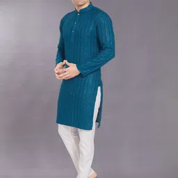 DIVISIVE Men Embroidered Thread Work Kurta image 4