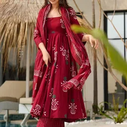 PRISHA FASHION Women Ethnic Motifs Printed Panelled Kurta with Palazzos & With Dupatta image 4