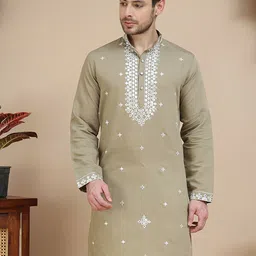 Jompers Men Geometric Embroidered Mirror Work Kurta-picture-37