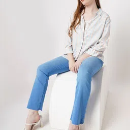 Kraus Jeans Women Flared High-Rise Light Fade Jeans image 3