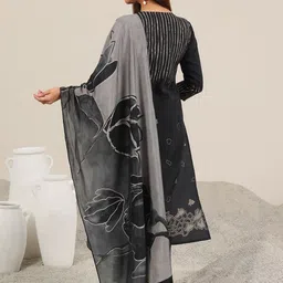 Libas Abstract Printed Keyhole Neck Straight Kurta With Trouser & Dupatta image 2