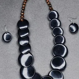 PALAK SAXENA Artificial Beaded Necklace And Earrings image 2