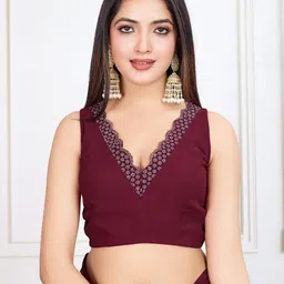 House of Pataudi Embellished Saree With Blouse Piece image 2