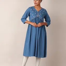 V-Mart Women Embellished Kurta-image-35