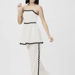 HOUSE OF S Self Design Shoulder Straps Top & Trousers Co-Ords image 3