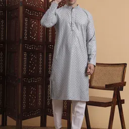 House of Pataudi Embroidered With chikenkari Work Straight Kurta image 3