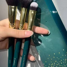 Facejewel Set Of 4 Makeup Brush & Mini Blender image 2