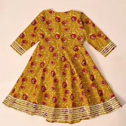THE WEAVERS SHOP BY RAAVI Girls Floral Printed Angrakha Gotta Patti Pure Cotton Kurti with Dhoti Pants image 4
