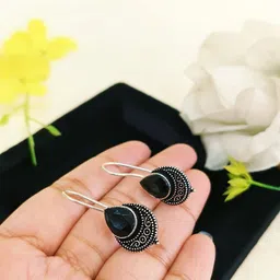 UrbanLuk Geometric Drop Earrings image 4