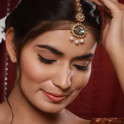 Anouk Gold-Plated Kundan Studded & Pearls Maang Tikka Head Jewellery image 5