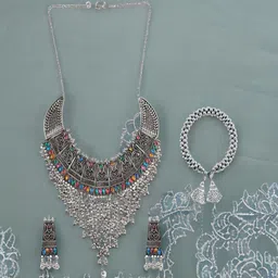 UNIVERSITY TRENDZ Silver-Plated Kundan- Studded Jewellery Set image 2