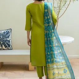 SZN Women Floral Embroidered Regular Beads and Stones Kurta with Trousers & Dupatta image 4