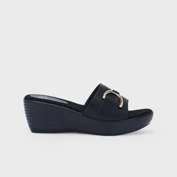 Sole To Soul Platform Sandals with Buckles image 5