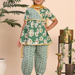 Cutiekins Girls Floral Printed V-Neck Gotta Patti Kurta With Salwar & Dupatta-picture-18
