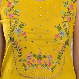 Clothy N Wave Floral Yoke Design Mirror Work Straight Kurta with Trousers image 5