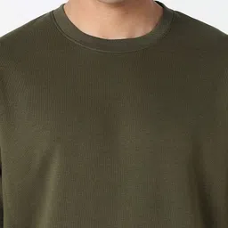 R&B Men Solid Round Neck Relaxed Fit T-shirt image 2