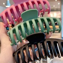 SHREEWATCHES Women Set of 4 Claw Clip image 2