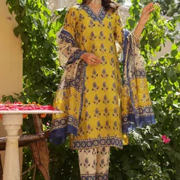 GoSriKi Women Floral Printed Regular Kurta with Trousers & With Dupatta-picture-19