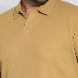 Urbano Plus Men Solid Polo Collar Cotton T-shirt image 2