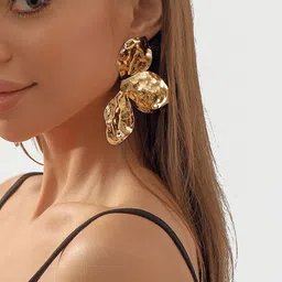 ShopSiiri Look at me Bloom Gold-Plated Statement Drop Earring image 3