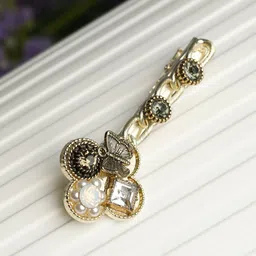 PRITA BY PRIYAASI Women Gold-Toned & White Embellished Hair Pin-image-66