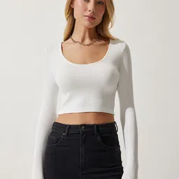 Happiness istanbul Women Solid Crop Top-image-65