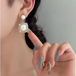 ONUYX Geometric Drop Earrings image 3