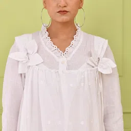 SIDDHO HUM Women Floral Embroidered V- Neck Applique Lace Inserts Empire Midi Dress image 5