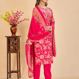 Larqi Women Floral Embroidered Regular Pure Cotton Kurta with Trousers & With Dupatta image 5