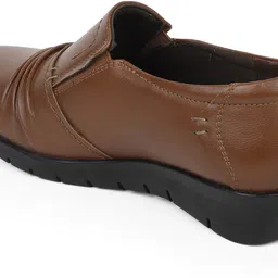 elle Slip On For Women image 4