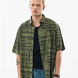 Snitch Abstract Printed Spread Collar Boxy Casual Shirt-picture-25