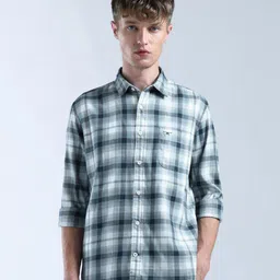 Flying Machine Men Buffalo Checked Spread Collar Pure Cotton Casual Shirt image 3