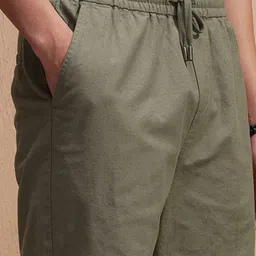 Highlander Men Linen Loose Fit Elasticated Pull Up Shorts image 2