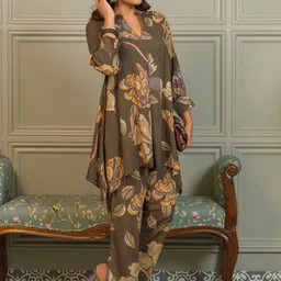 Sangria Floral Printed Mandarin Collar Tunic With Trousers image 2