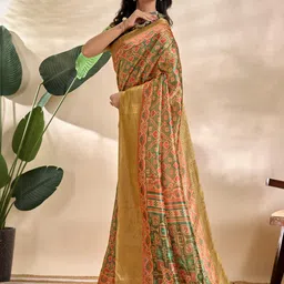 HERE&NOW Green Printed Art Silk Sarees image 4
