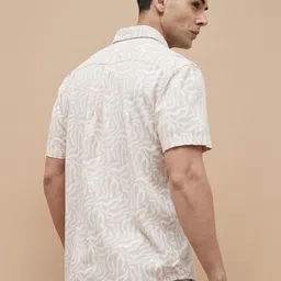 CODE by Lifestyle Men Spread Collar Abstract Printed Cotton Casual Shirt image 2